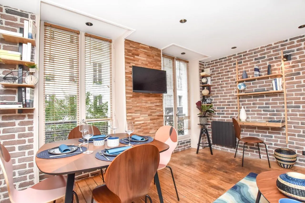 Apartment Residence Cmg Nazareth / Republique Paris France
