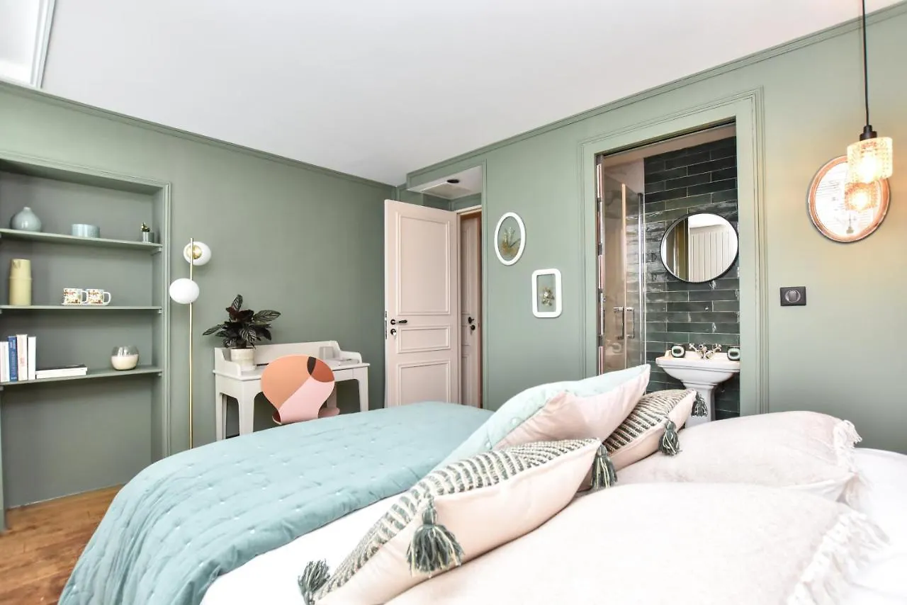 Apartment Residence Cmg Nazareth / Republique Paris